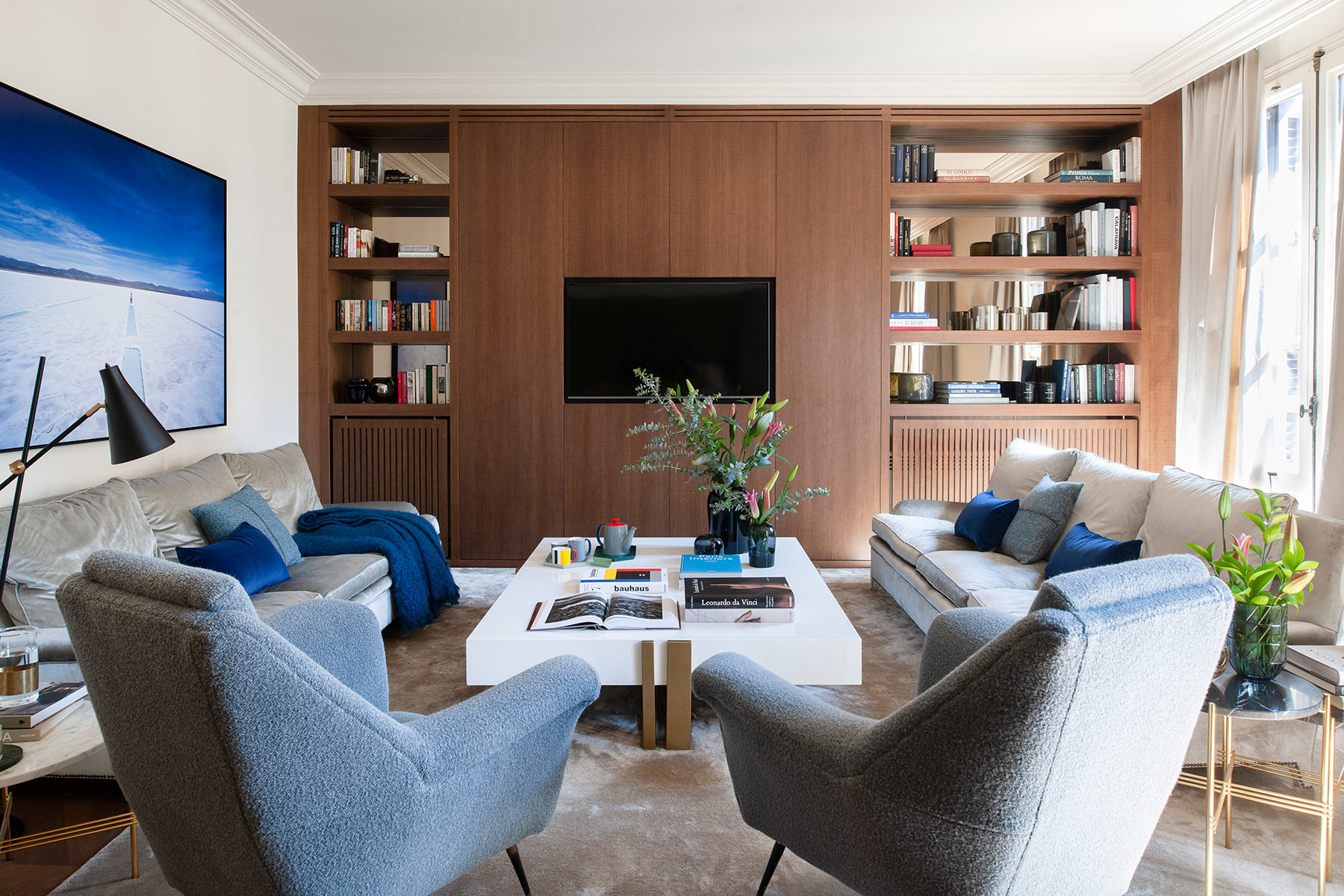 Marta Casas diseña una vivienda en Barcelona con ambiente clásico inglés, país de origen de su clienta, elegante, confortable y luminoso