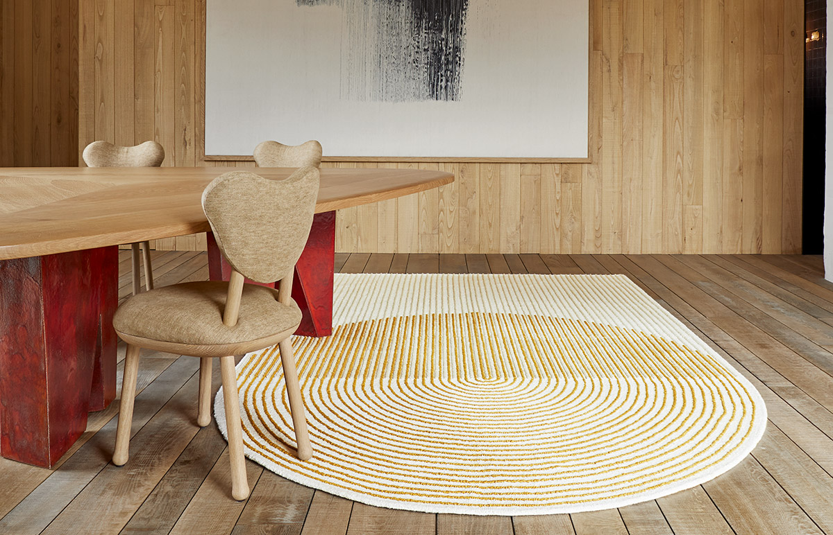 La colección de alfombras Ply, creada por MUT Design para Gan, exibe un juego de patrones hipnóticos, formas orgánicas y texturas envolventes
