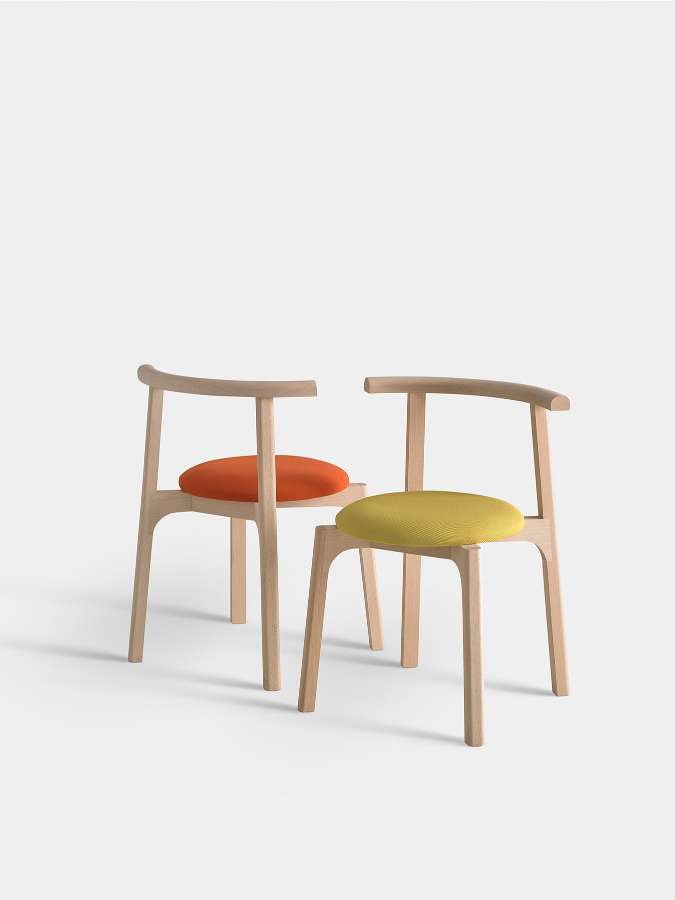 Carlo, una silla creada por Studioestudio para Missana, en la que las líneas que la definen dialogan en perfecta armonía produciendo una pieza robusta y sencilla