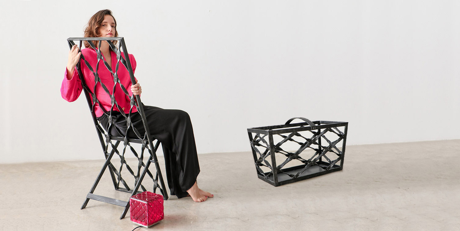 La diseñadora valenciana Cristina Omarrementería, enamorada del hierro, presenta sus últimas colecciones