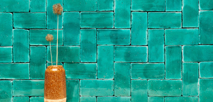 La vegetación y la cultura de Andalucía se convierten en colores de azulejo con la nueva paleta de baldosas esmaltadas de Todobarro